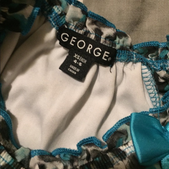 Cute dressy tunic top with cheetah print and bow - Picture 3 of 3